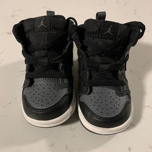 NIKE AIR JORDAN 1 - Shadow